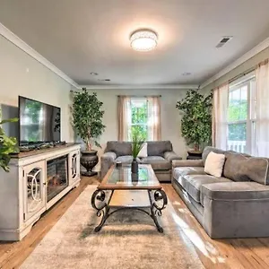 https://the-cloverly-house.1sthotelscharlotte.com